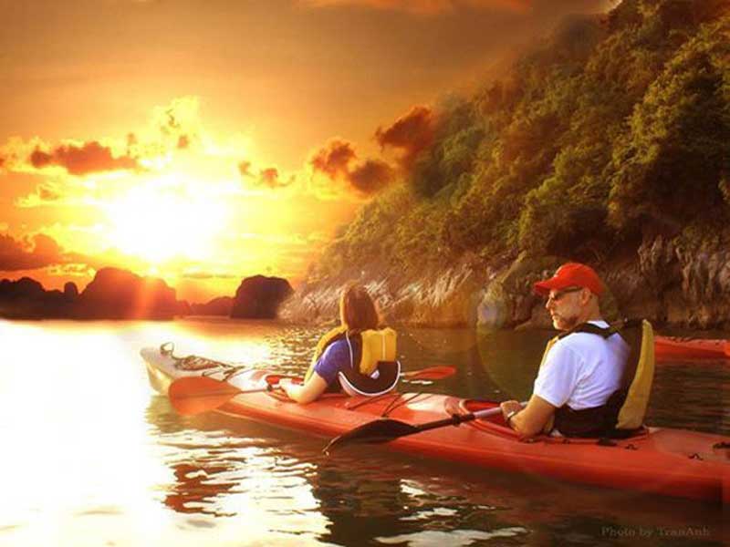 Vietnam tours 9 days kayaking on Halong bay.jpeg